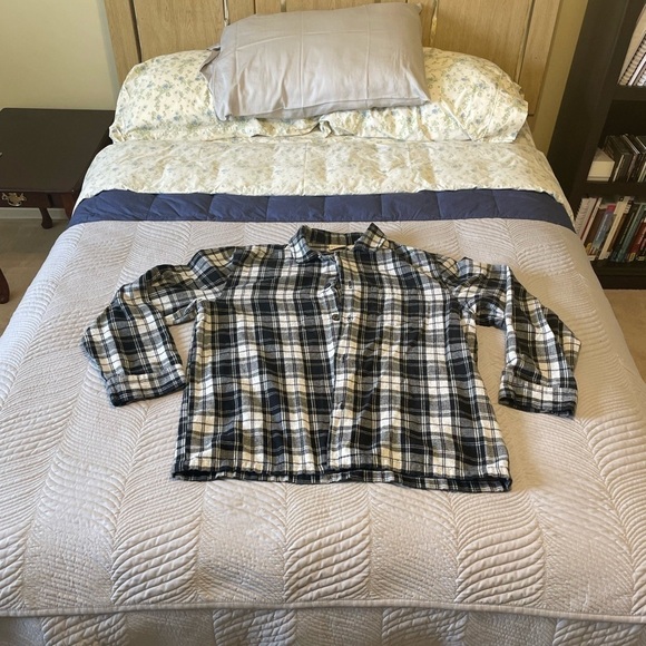 LL Bean Cotton Button up Size Large - Picture 2 of 9
